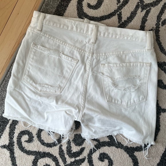 J Brand Ivy white distressed short - run big - Picture 4 of 9
